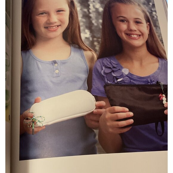 Jewelry Making Creative Kids Complete Photo Guide to Bead Crafts Family Fun - Picture 5 of 10